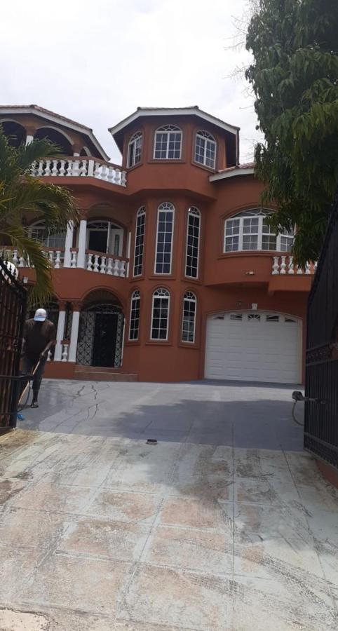 Cazwin Villas Montego Bay Exterior photo