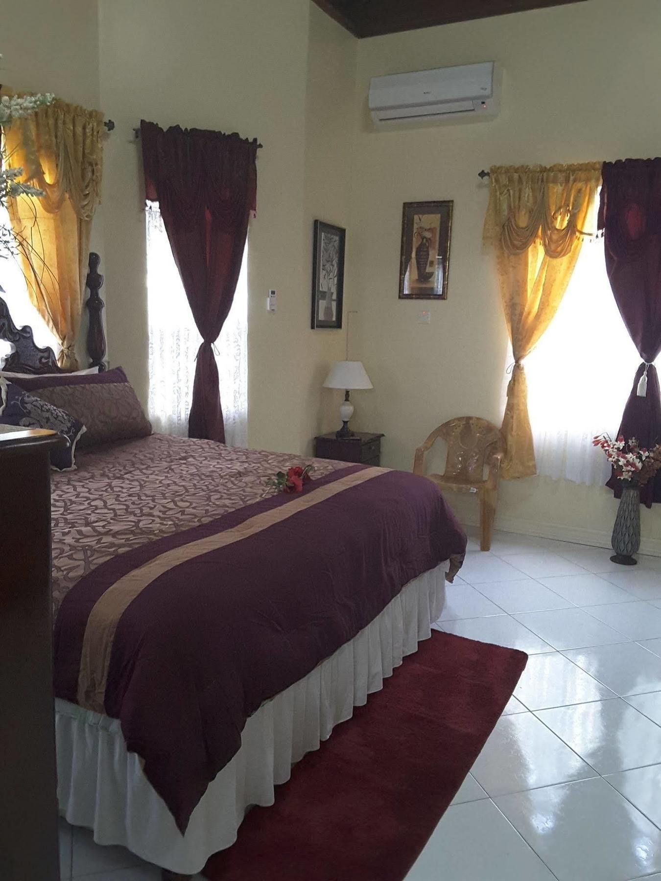 Cazwin Villas Montego Bay Exterior photo